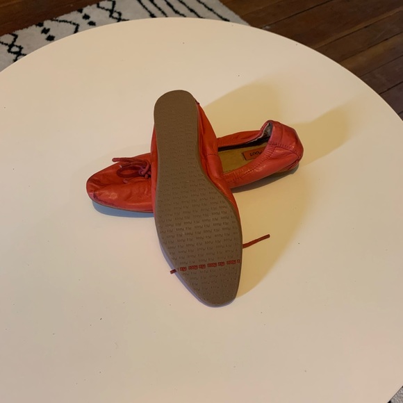 Miz mooz flats. 7.5. - Picture 2 of 2